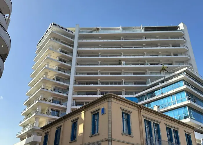 Breathtaking Sea And Marina View Center 2 Bdr