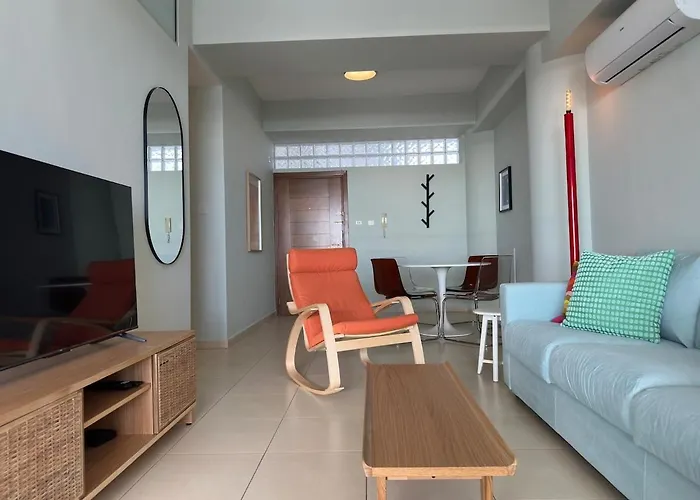 Apartament Breathtaking Sea And Marina View Center 2 Bdr Larnaca